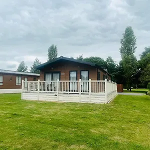  Lodge Garden View With Hot Tub